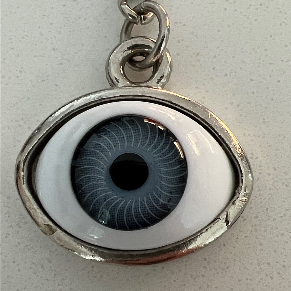 EVIL EYE Metallic Key Holder Silver-tone with blue eye - Picture 5 of 5